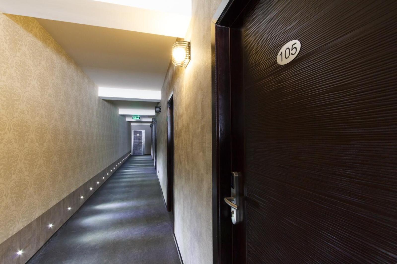 Ymy Hotels ทาร์กู จิอู ภายนอก รูปภาพ