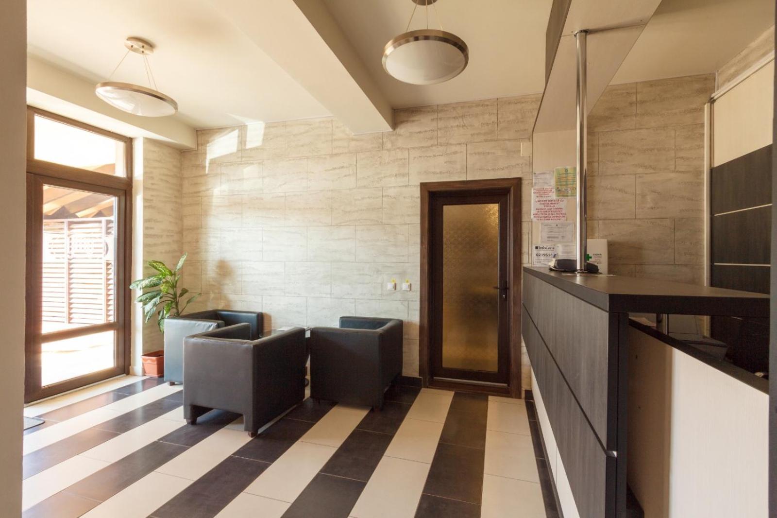 Ymy Hotels ทาร์กู จิอู ภายนอก รูปภาพ