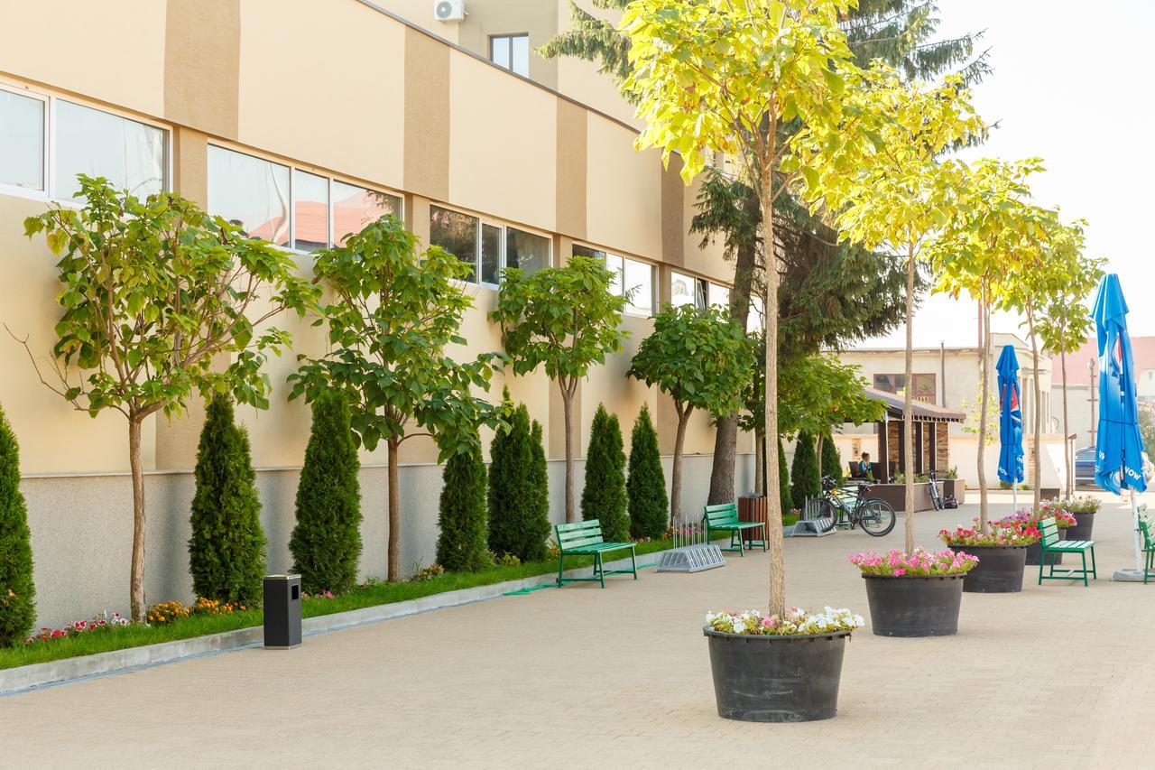 Ymy Hotels ทาร์กู จิอู ภายนอก รูปภาพ